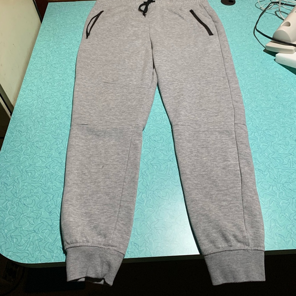 gray jogger sweatpants